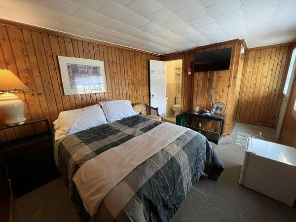 CJ’s UP North Inn (Browns Motel) - Web Listing